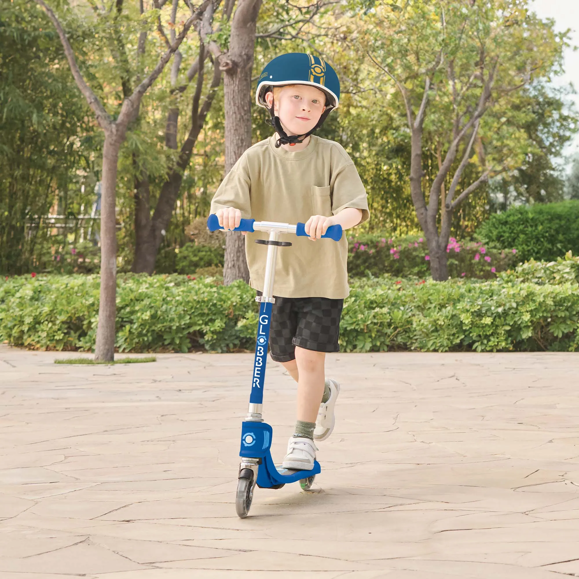 Globber Flow Foldable Junior Lights Scooter