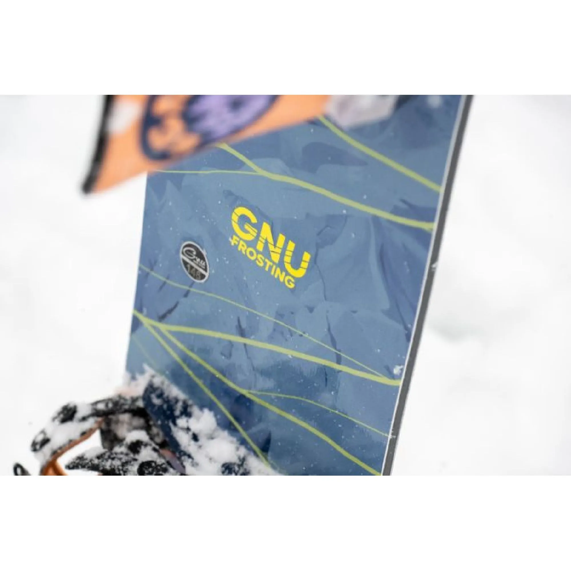 GNU Women's Frosting Snowboard 2025